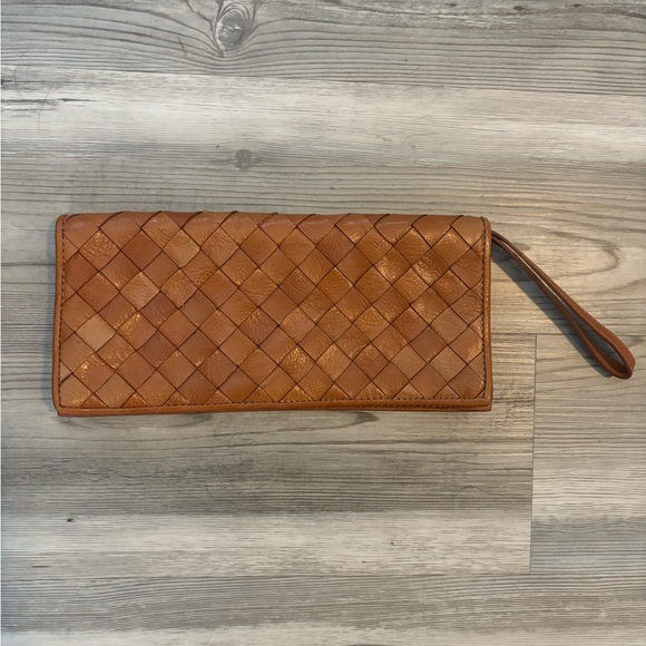 Wilsons Leather Woven Leather Pelle Studio Clutch with Lattice Design - Picture 1 of 5